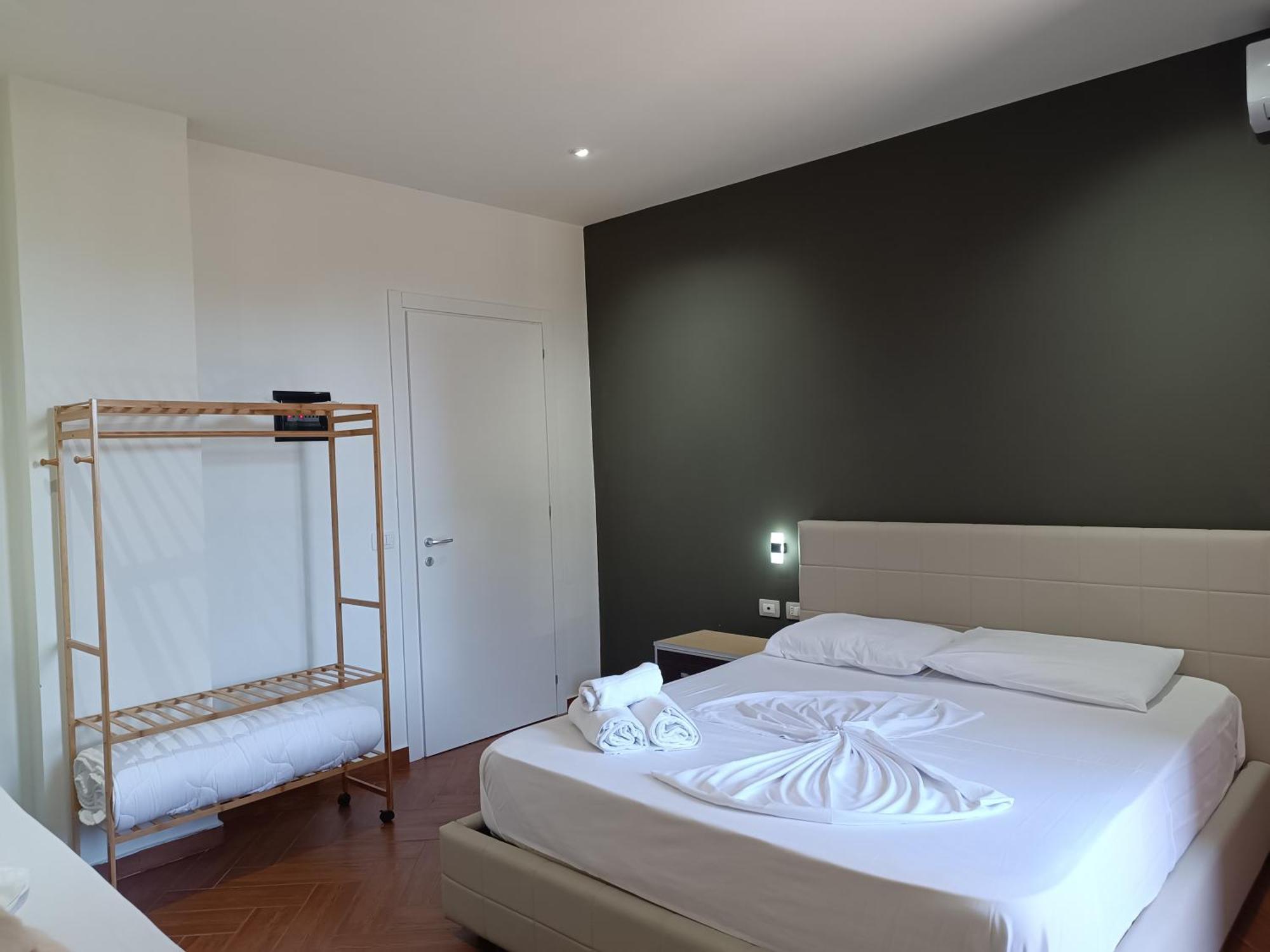 Kavalona Park Hotel Vlora Szoba fotó
