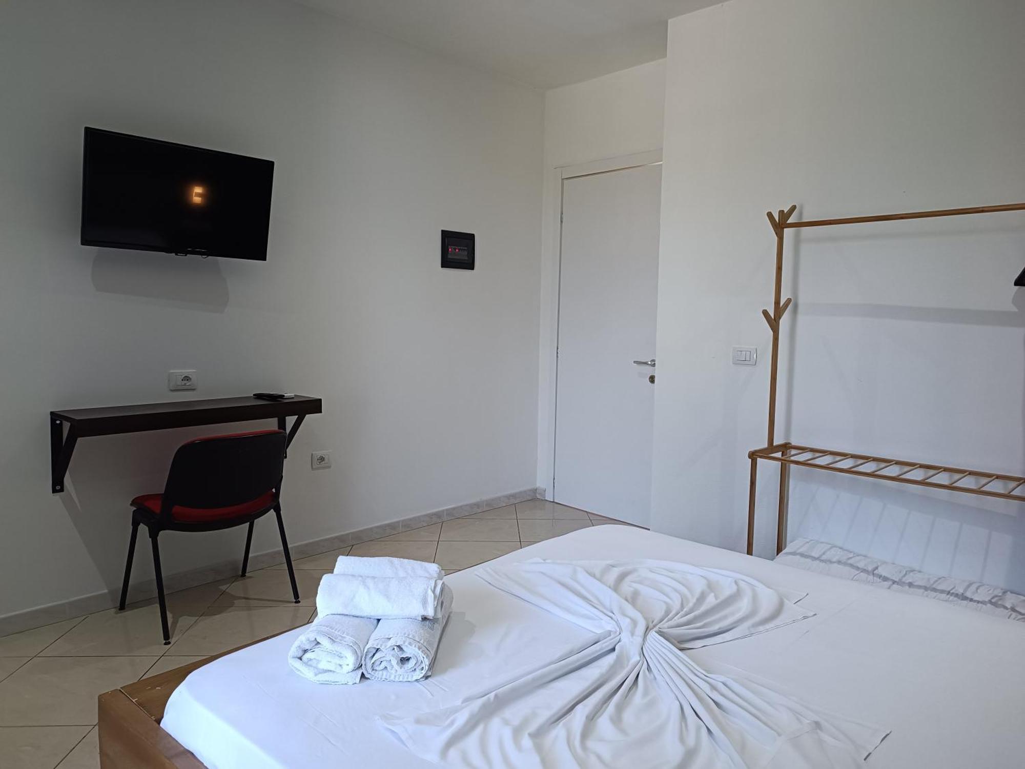 Kavalona Park Hotel Vlora Szoba fotó