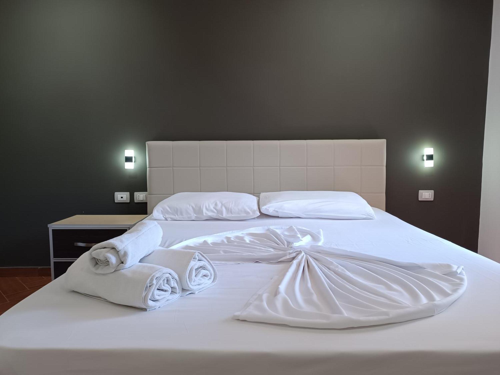 Kavalona Park Hotel Vlora Szoba fotó