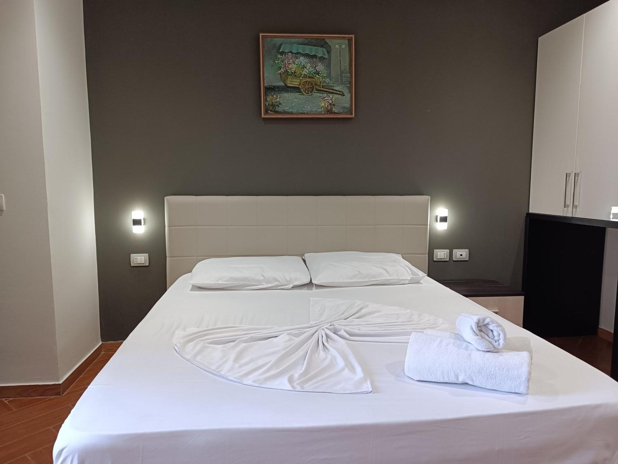 Kavalona Park Hotel Vlora Szoba fotó