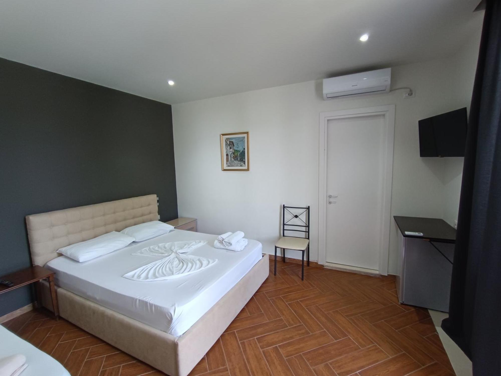 Kavalona Park Hotel Vlora Szoba fotó