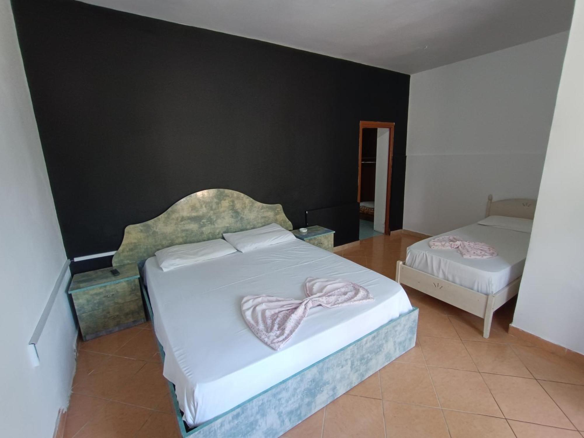 Kavalona Park Hotel Vlora Szoba fotó